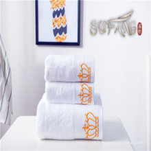 Serviette d&#39;hôtel / Doux satin frontière blanchiment blanc Couronne serviette de bain en coton ensembles